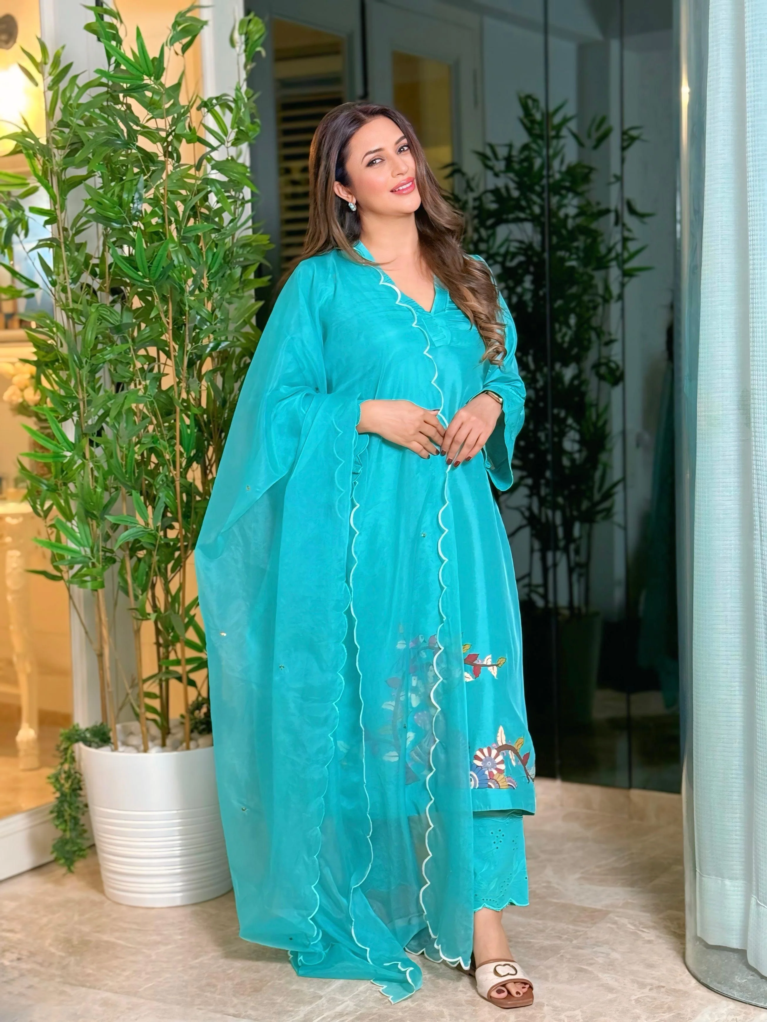 Divyanka Tripathi in Phirosi Pakistani Suit Set