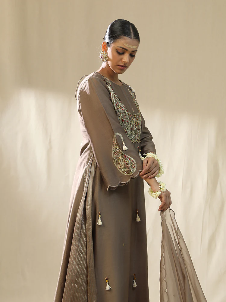 Mocha ambi A line suit set,dori zardozi resham - Image 5